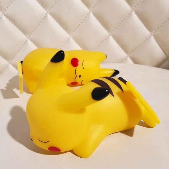 ✨ Sleeping Pikachu Nightlight - Picture 2 of 5